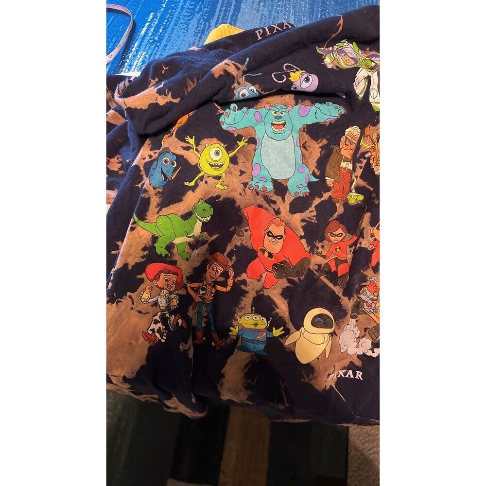 Disney's Pixar Toy Story Men's Large Short Sleeve Graphic Black T-Shirt.